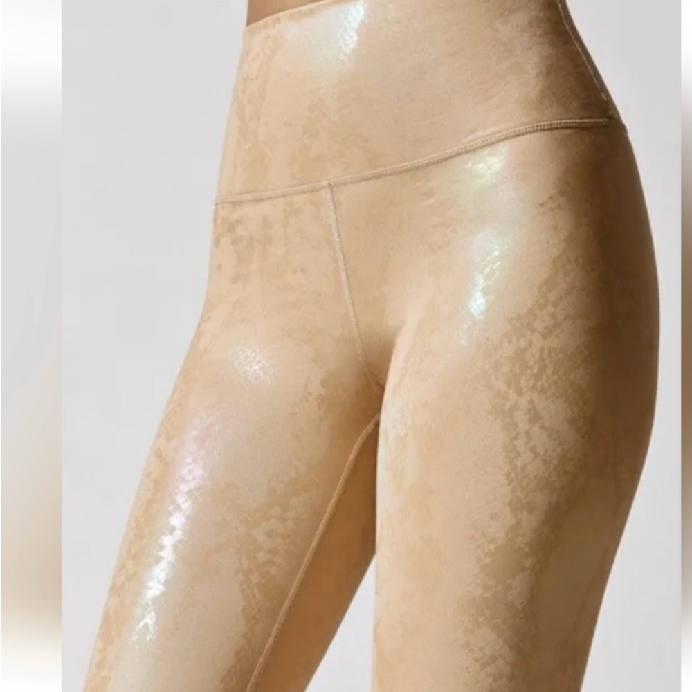 Super cute tan carbon 38 leggings. I got the wrong size NWOT